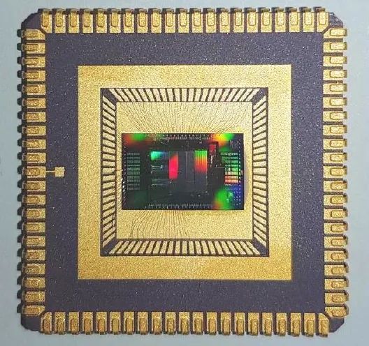 業界首款！這家公司宣布推出集成微透鏡的Micro LED器件