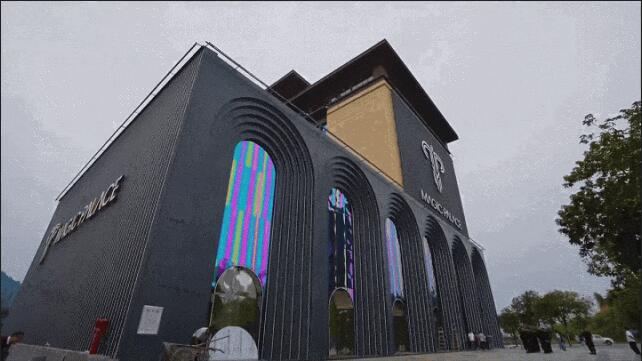 展商資訊 || “岳中數(shù)字科技”用機(jī)械舞美破解電光動力形態(tài)